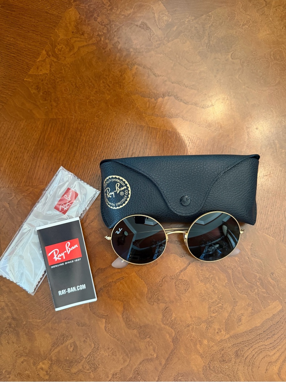 Ray-Ban Round Metal Sunglasses in Black and Gold